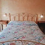 Domus Langhe Oda ve Kahvaltı 4*