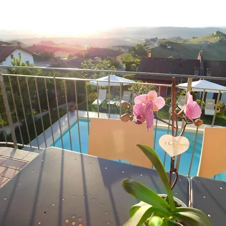 Bed & Breakfast Domus Langhe