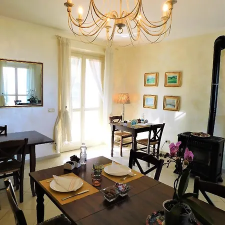 Domus Langhe Bed & Breakfast Treiso
