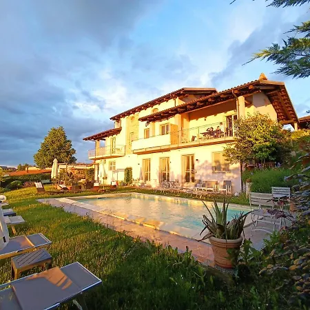 Domus Langhe 3* Treiso