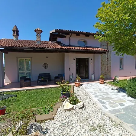 Bed & Breakfast Domus Langhe 3*