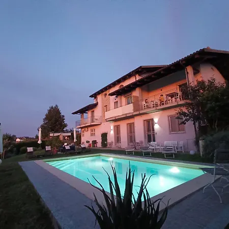 Domus Langhe 4* 트레이소