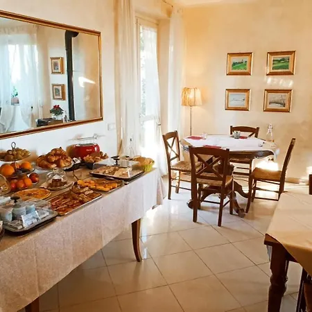 Domus Langhe B&B 트레이소