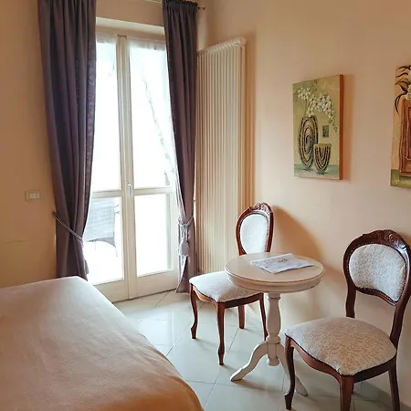 Frühstückspension Domus Langhe 3*