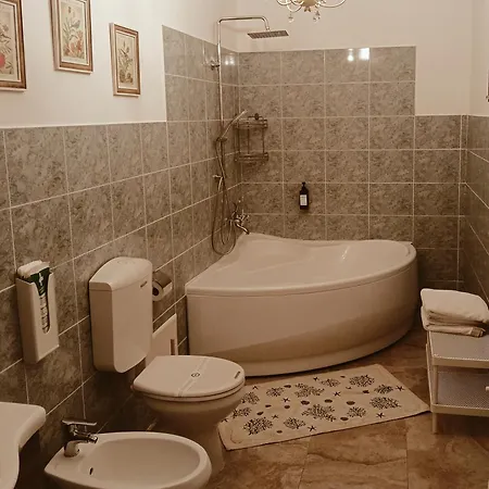 Bed & Breakfast Domus Langhe 3*