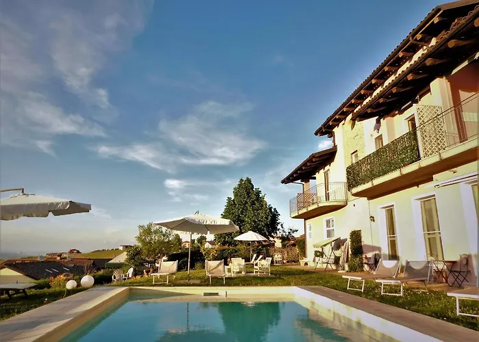Domus Langhe Bed & Breakfast 4*