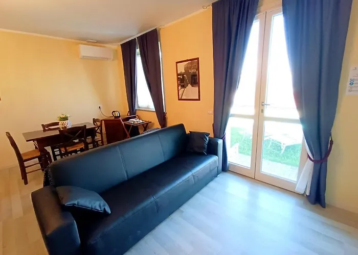 Domus Langhe Bed & Breakfast Treiso